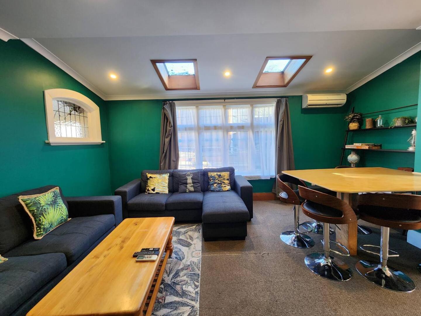 Hotel A Stone'S Throw From Town Main House Dunedin Exteriér fotografie