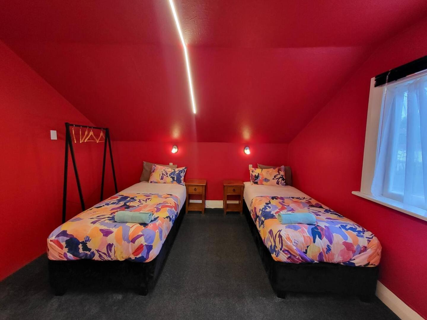 Hotel A Stone'S Throw From Town Main House Dunedin Exteriér fotografie