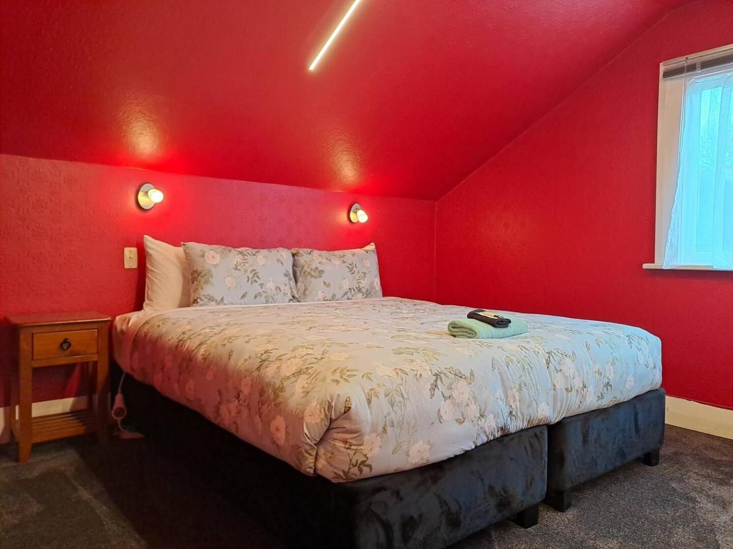 Hotel A Stone'S Throw From Town Main House Dunedin Exteriér fotografie